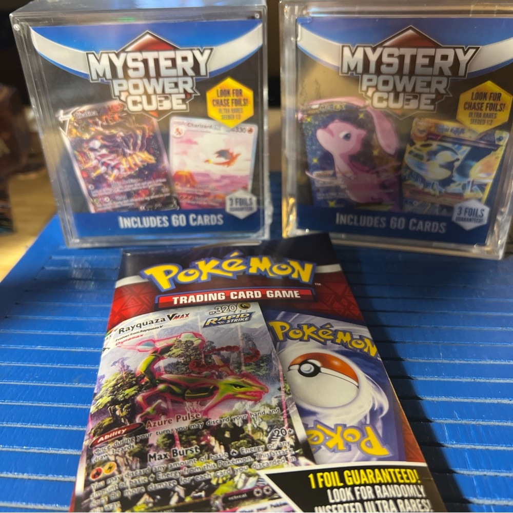 2 Pokémon mystery cubes 1 Pokémon card game 7 foils guaranteed 145 cards